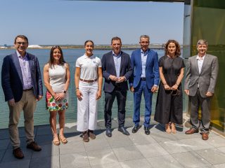 Carolina Marín junto al equipo de Telefónica y La Lonja de la Innovación en La Lonja de la Innovación