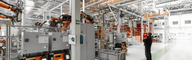 Fotografía de una industria automatizada con IIoT Fotografía de una industria automatizada con IIoT